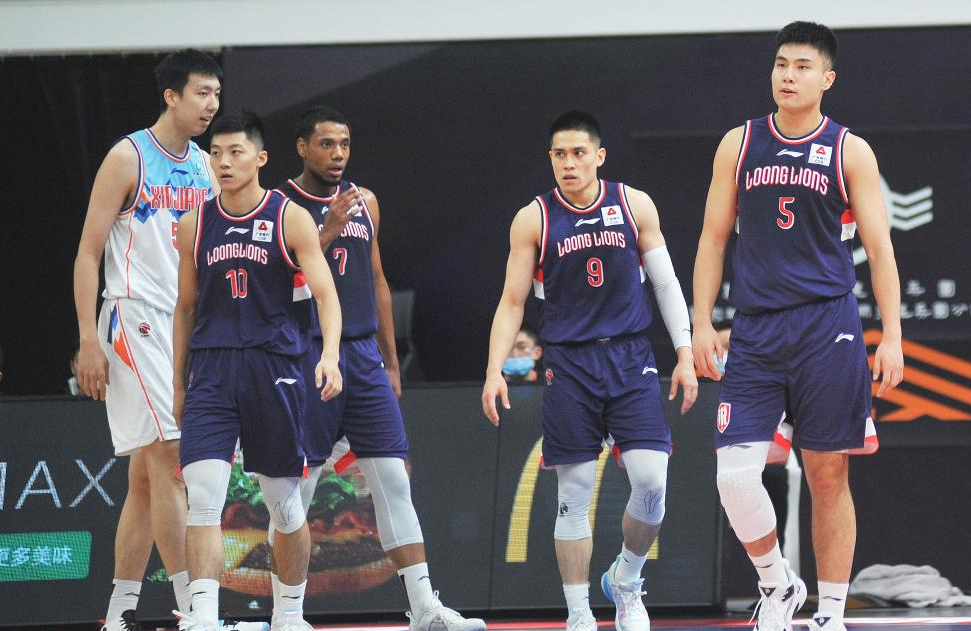 爱游戏官网-包含窗口期欧超杯传出新动向，广厦男篮队长鼓劲，管理层表态——压力陡增，临场指挥获称赞的词条