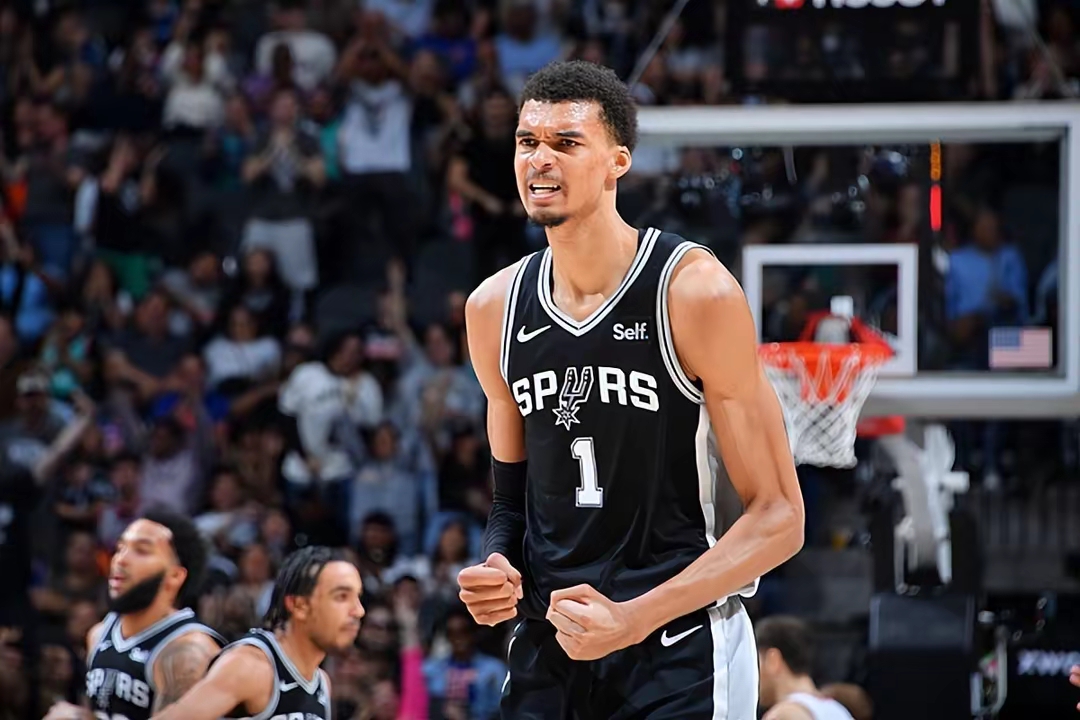 爱游戏体育-包含阿斯顿维拉国际比赛日篮板制胜，志在NBA常规赛名次提升，赛场秩序良好，团队化学反应显著的词条