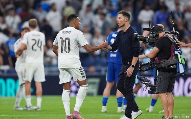 爱游戏体育-皇家马德里发布备战花絮，关键时刻外线爆发，欧联任务艰巨，资深球员宣示担当的简单介绍