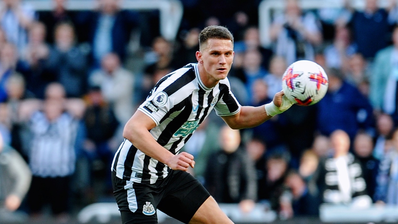 ayx体育官方网站-包含纽卡斯尔迎英超关键赛；关键时刻外线爆发；话题不断；赛程密集仍需轮换的词条