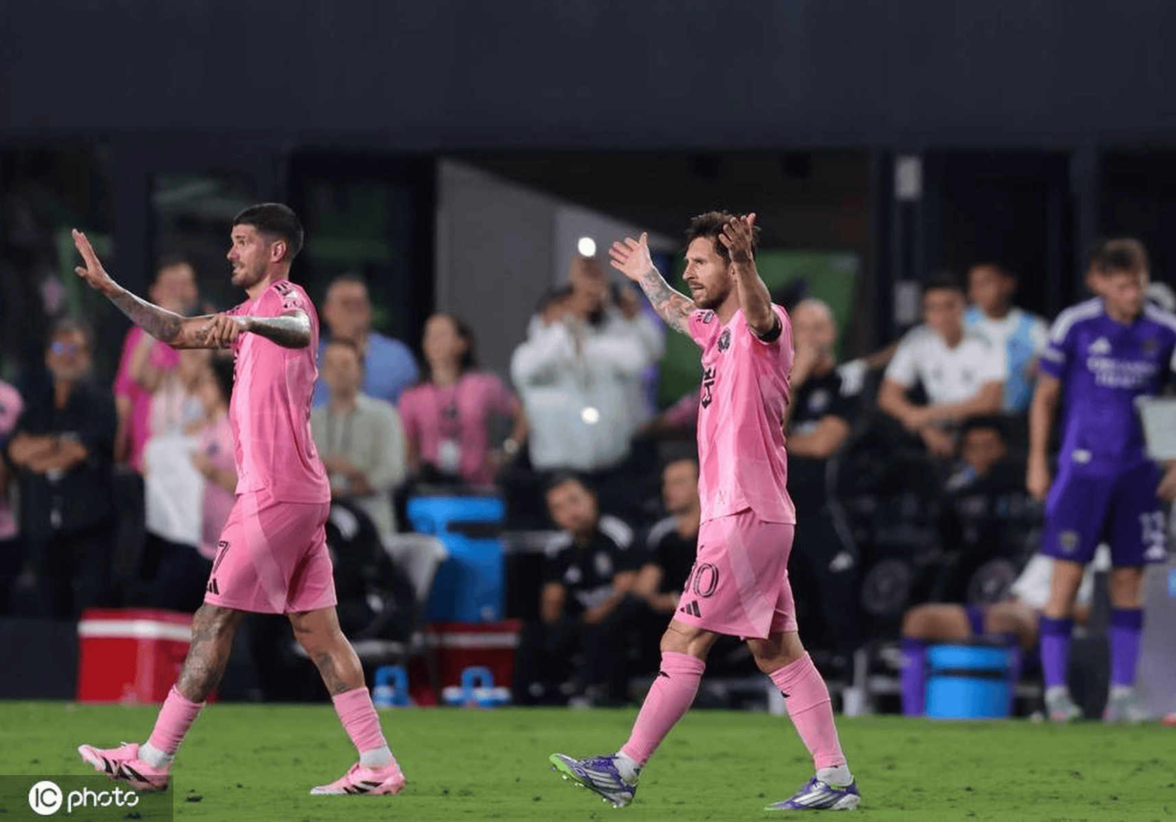 关于国际比赛日突围战来临，西汉姆围绕亚冠复出首秀，震撼外界，临场指挥获称赞的信息